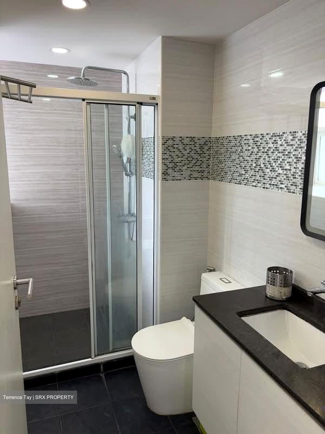 The Esparis (D18), Condominium #597711831